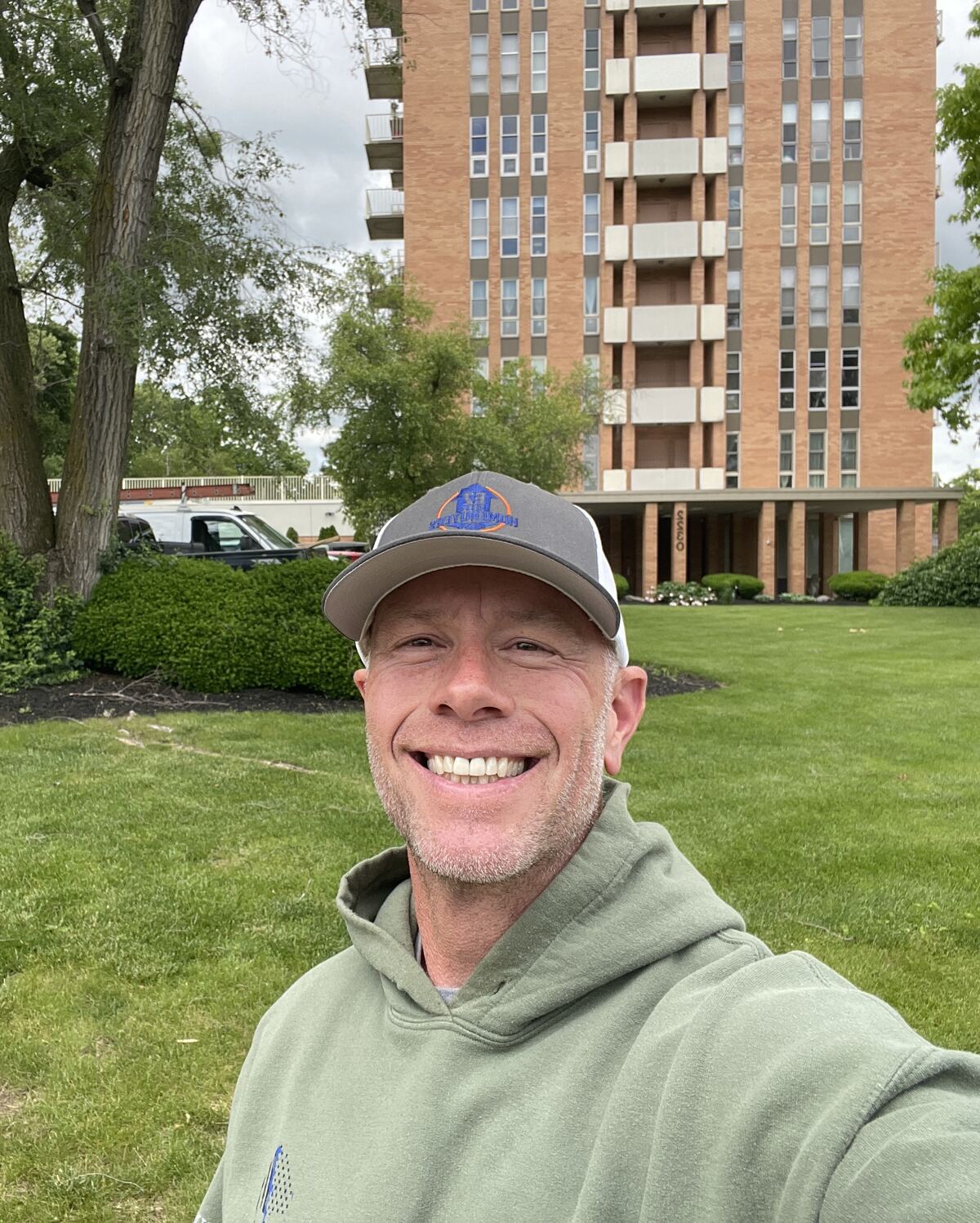 EZ Sell Homebuyers — Ohio cash condo buyer Mike Wall Mike Wall, owner of EZ Sell Homebuyers, Ohio cash condo buyer — we buy condos with HOA issues, special assessments, and any condition throughout Ohio